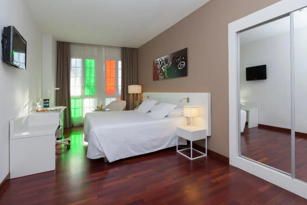 TRIPLE STANDARD Room, URH Ciutat de Mataró, Barcelona