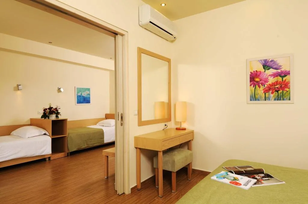 FAMILY ROOM THREE BEDS Room, Akrotiri Beach, Corfu