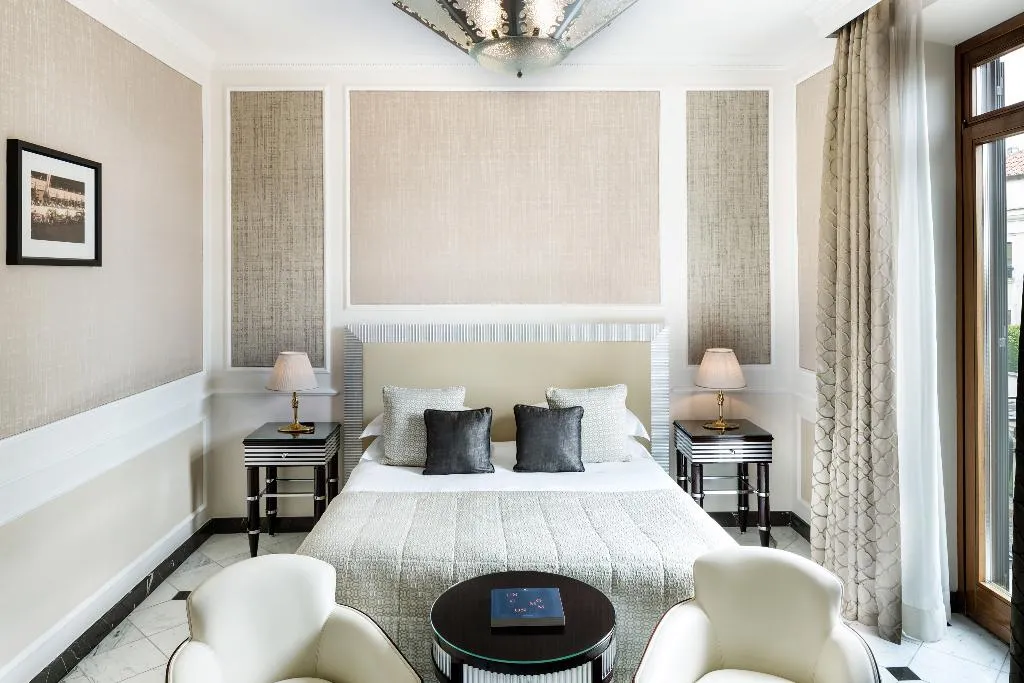 Room GRAND Room, Baglioni Hotel Regina, Rome