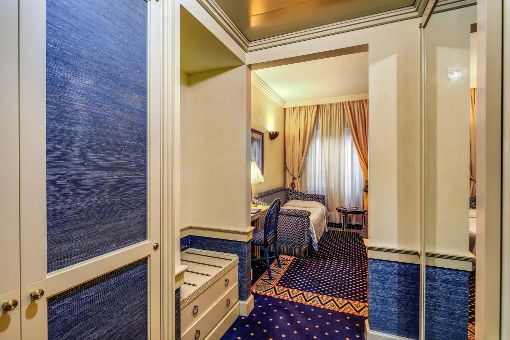 TRIPLE TWO DOUBLE BEDS Room, Auriga, Milan
