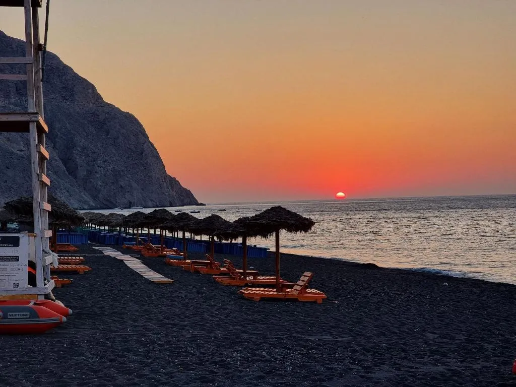 Beach, Pleasure Beachside Studios, Santorini