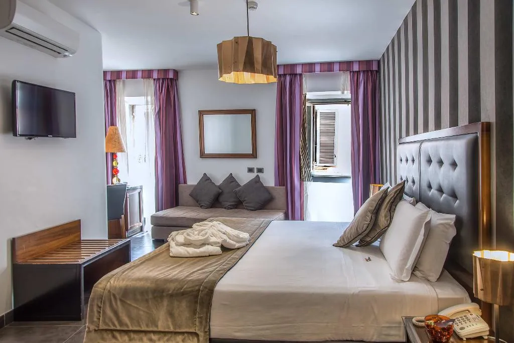 TRIPLE STANDARD Room, Navona Colors Hotel, Rome