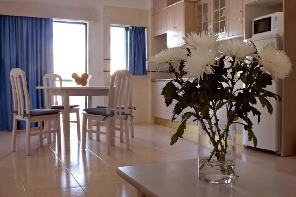 APARTMENT TWO BEDROOMS Room, Dunas Do Alvor - Torralvor, Algarve