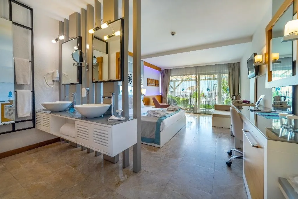 DOUBLE SEA VIEW Room, Flora Garden Beach Side, Antalya