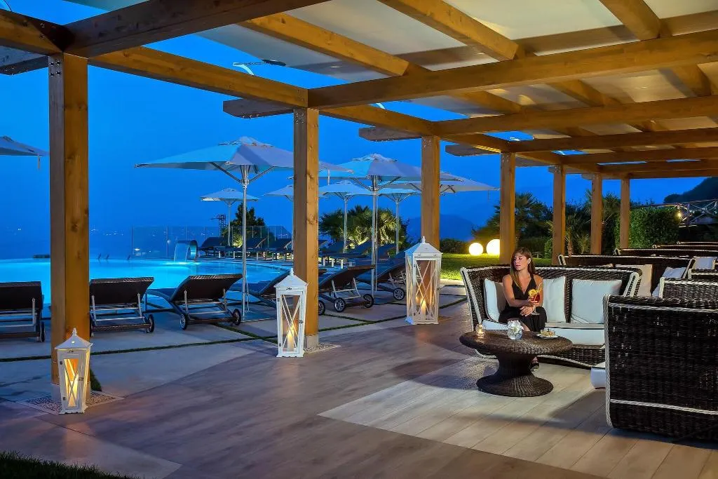 Pool, Grand Hotel Due Golfi, Naples