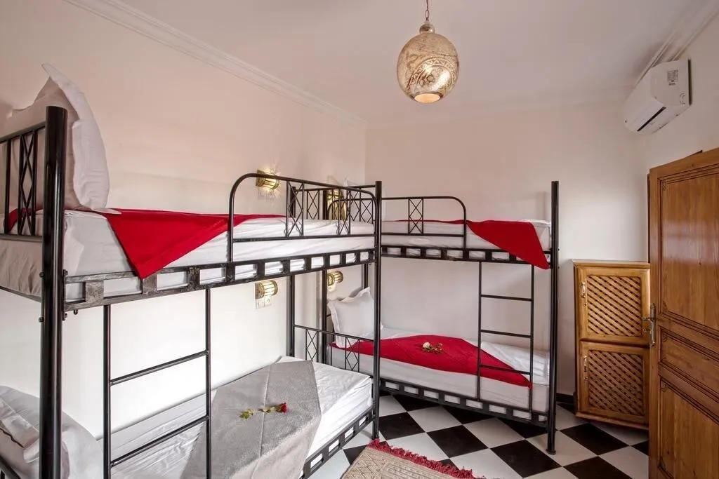 Room, Amour d'auberge, Marrakech