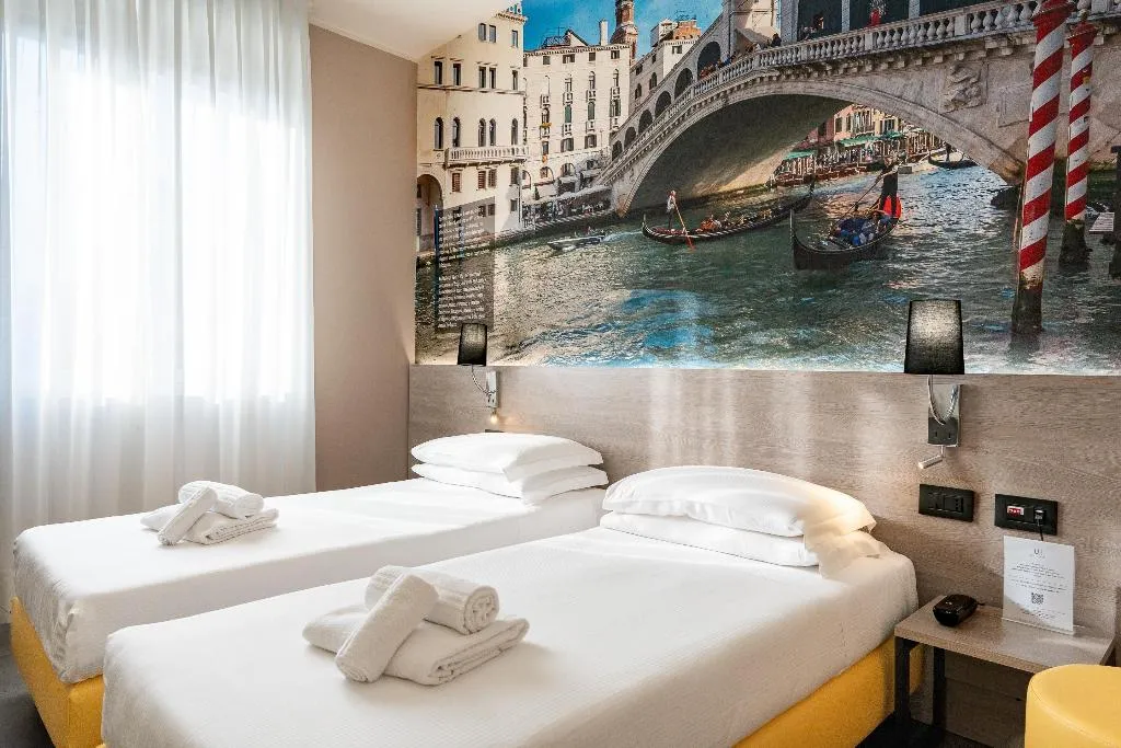 Room KING SIZE BED Room, Jet Hotel, Sure Hotel Collection by Best Western, Milan