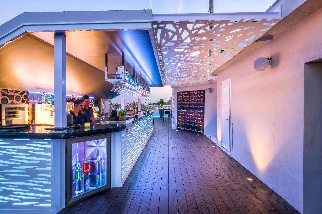 Terrace, Aparthotel Veramar, Costa Del Sol