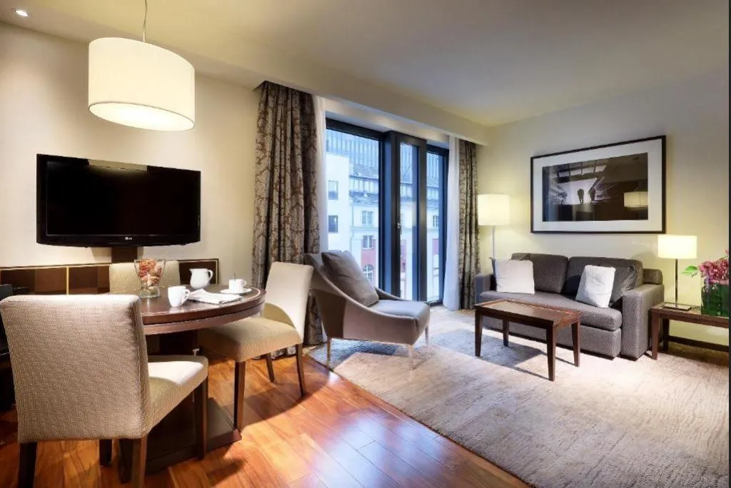JUNIOR SUITE STANDARD Room, Eurostars Berlin, Berlin