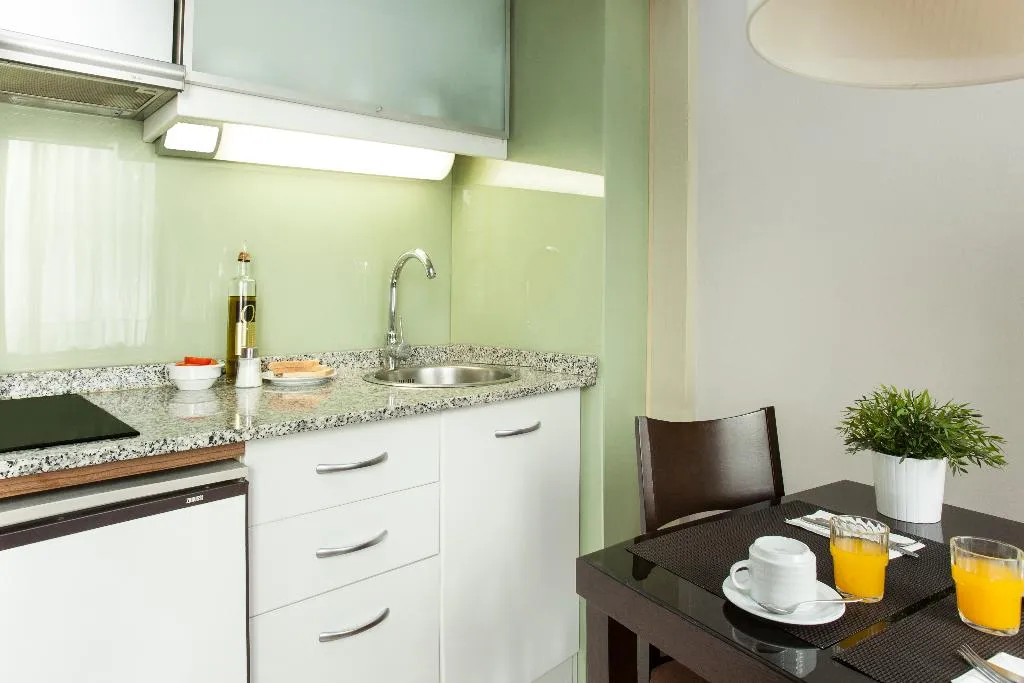 APARTMENT ONE BEDROOM Room, Senator Barcelona Apartments, Barcelona