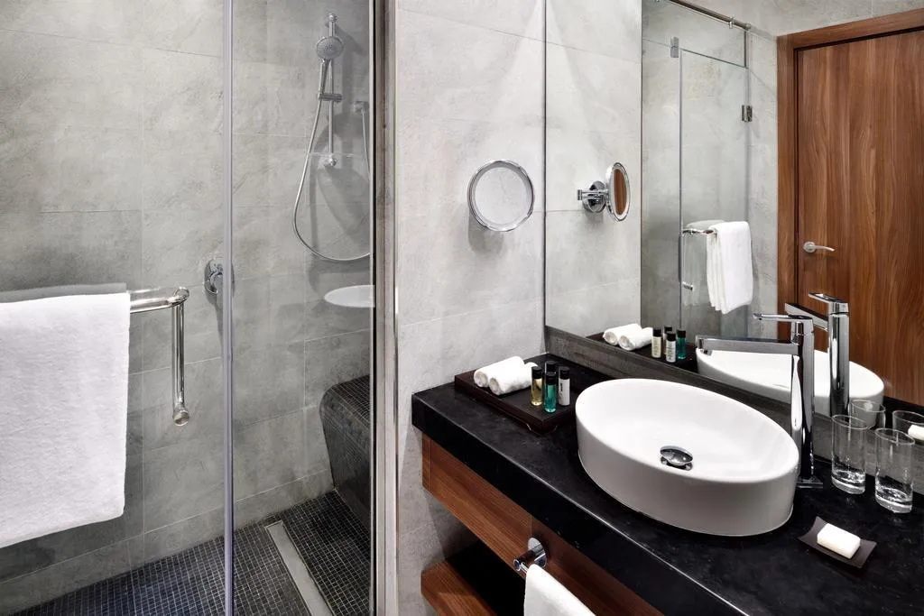 Double or Twin DELUXE Room, Movenpick Hotel Apartments Downtown Dubai, Dubai