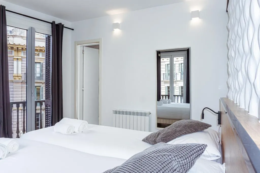 TWIN SUPERIOR WITH VIEWS Room, Fontanella Green House, Barcelona