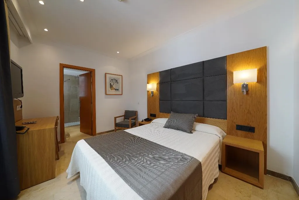 DOUBLE SINGLE USE STANDARD Room, Artmadams, Majorca