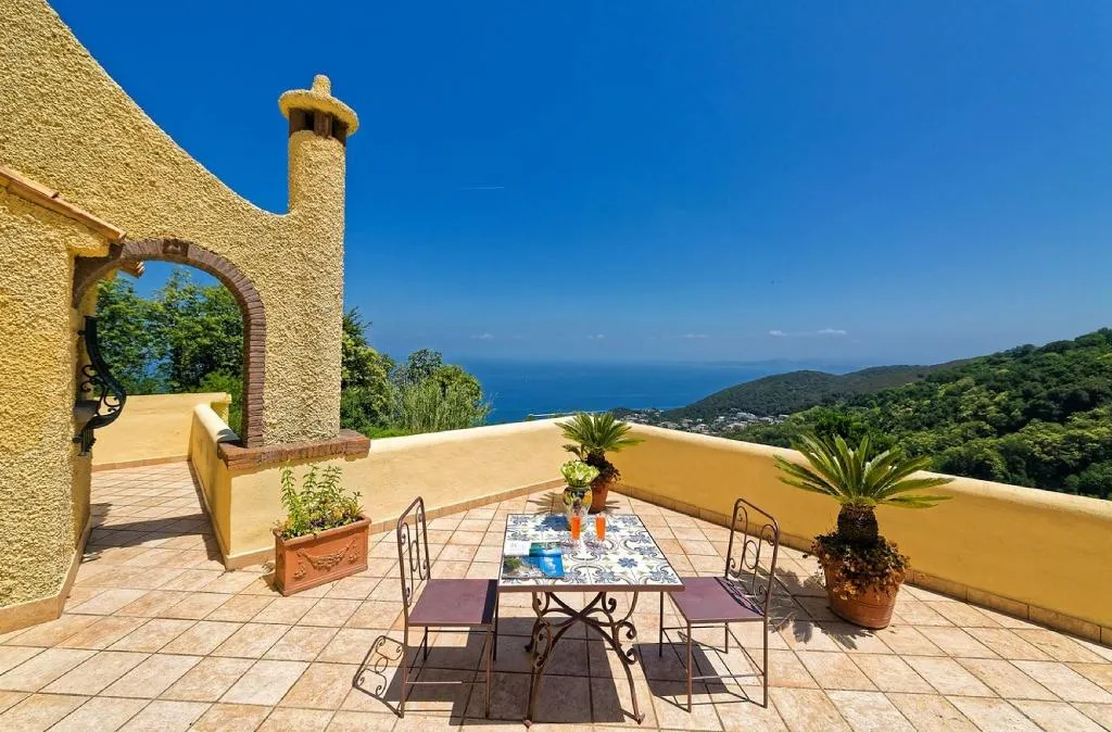 Terrace, Agriturismo Pera Di Basso, Naples