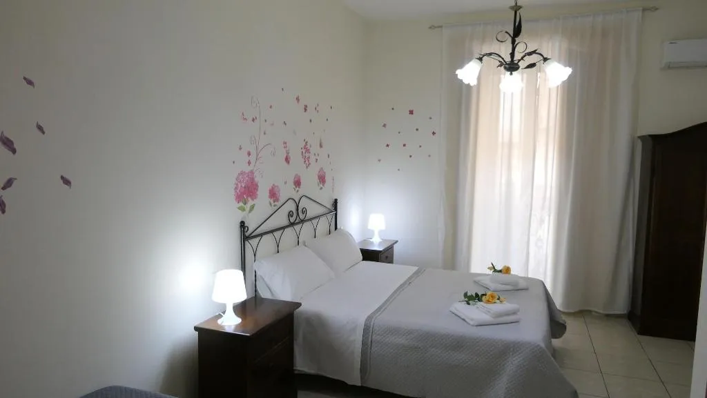 Room, B&B Dimora Cirillo, Naples
