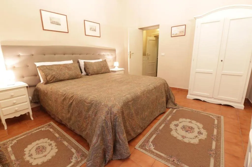 Room, B&B Speranzella, Naples