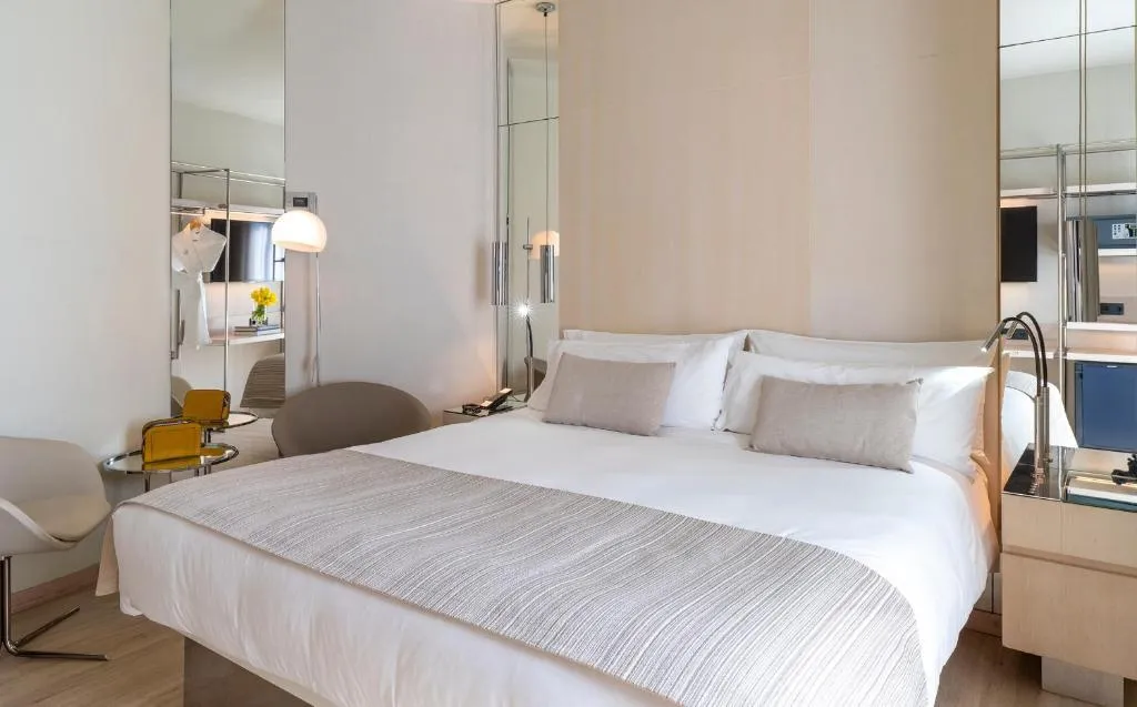 DOUBLE DELUXE Room, Cram, Barcelona