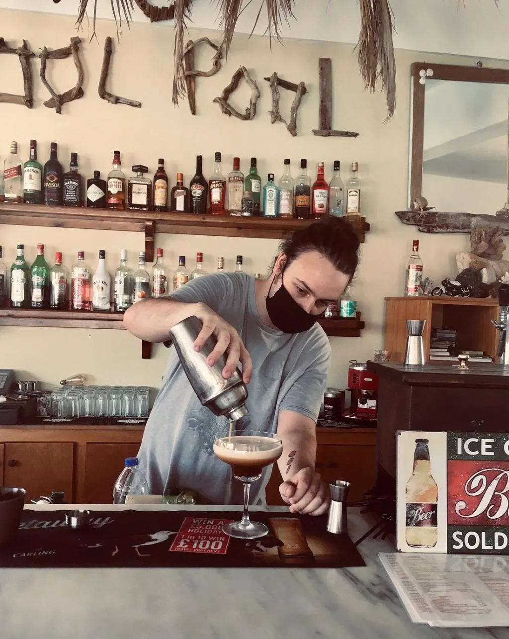 Bar, Peters Kool Pool Studios, Kos