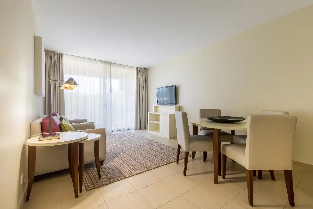 SUITE CAPACITY 4 Room, NAU Sao Rafael Suites, Algarve