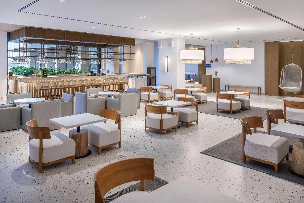 Bar, Radisson Beach Resort Palm Jumeirah, Dubai