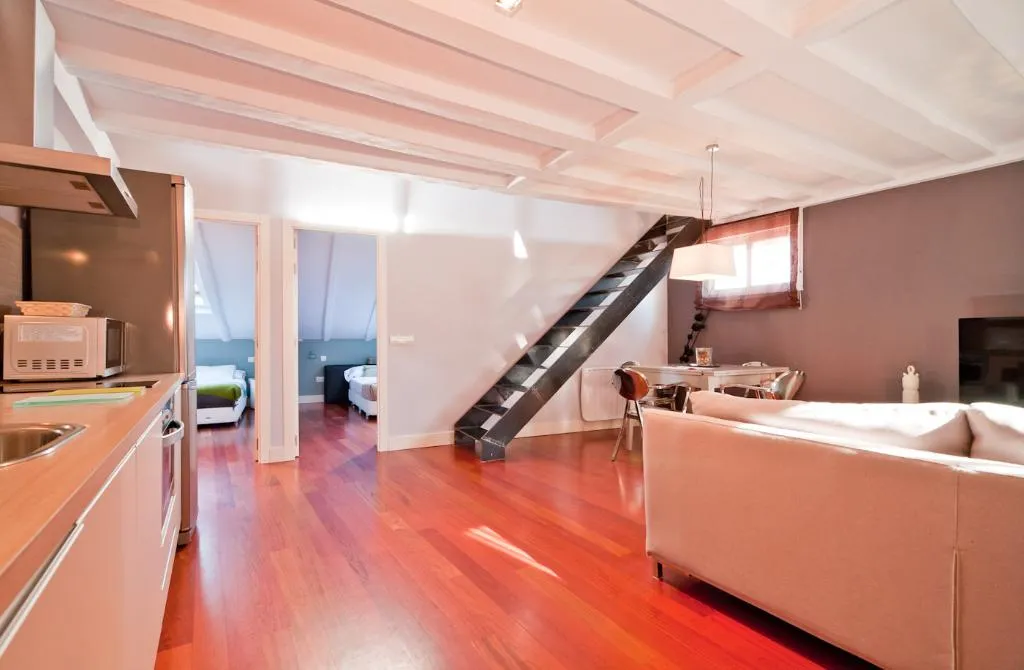 APARTMENT DUPLEX Room, Smartr Madrid Atocha, Madrid