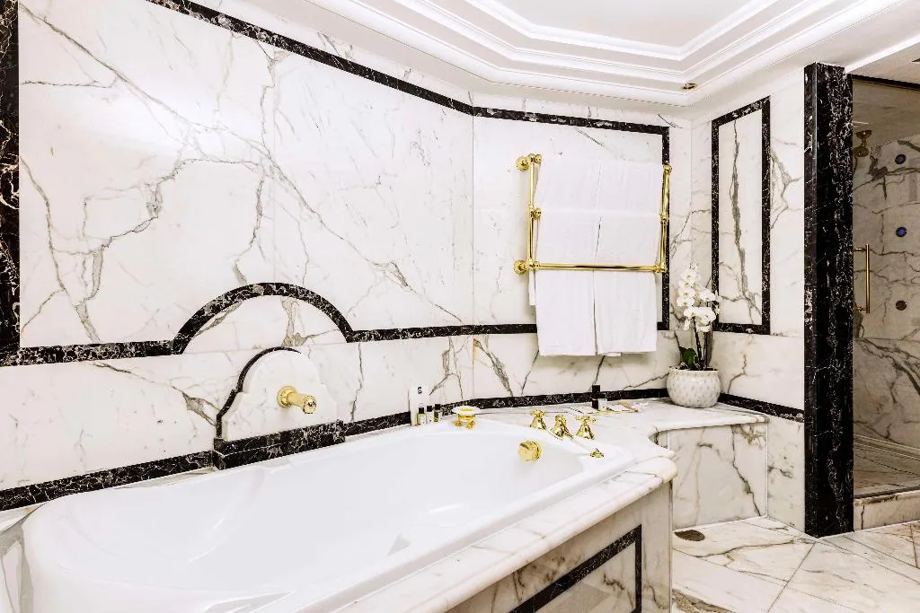 SUITE STANDARD Room, Rome Cavalieri, A Waldorf Astoria Hotel, Rome