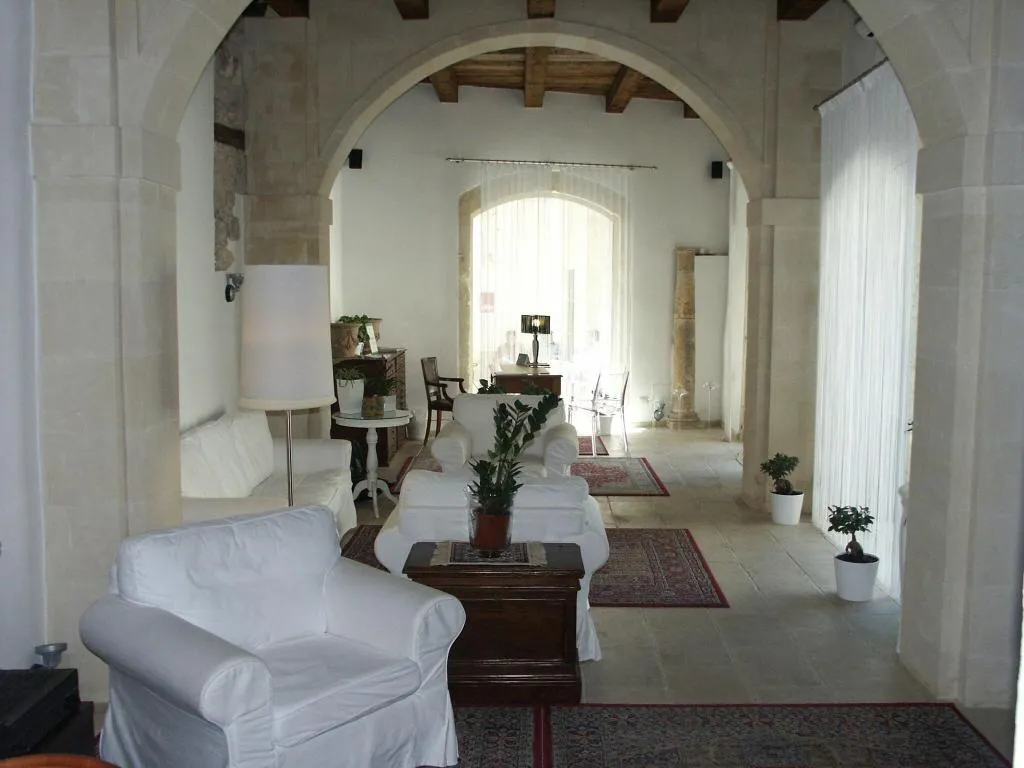 Lobby, La Via Della Giudecca, Catania