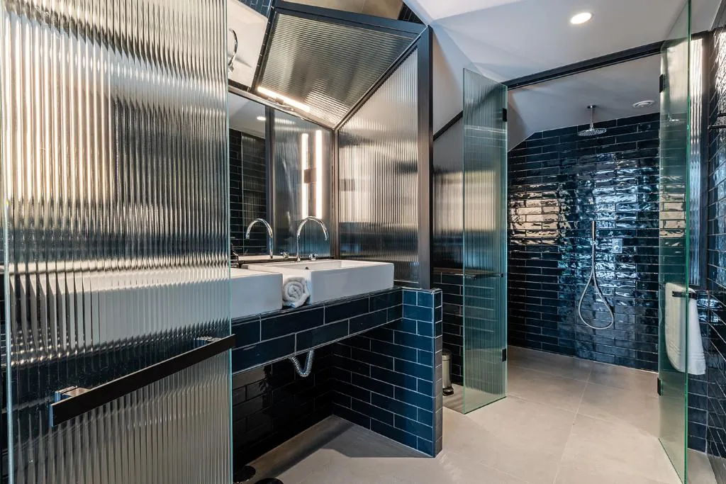 SUITE WITH TERRACE Room, Chic & Basic Gravity, Porto
