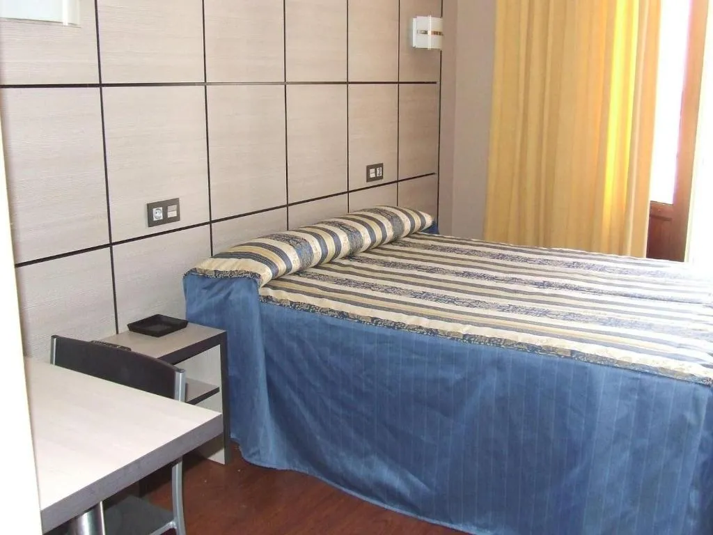 Room, Hostal Larios, Costa Del Sol