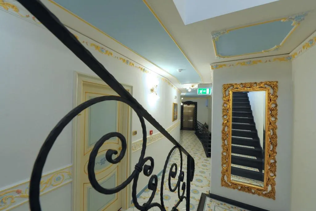 Lobby, Villa Maria Pia, Naples