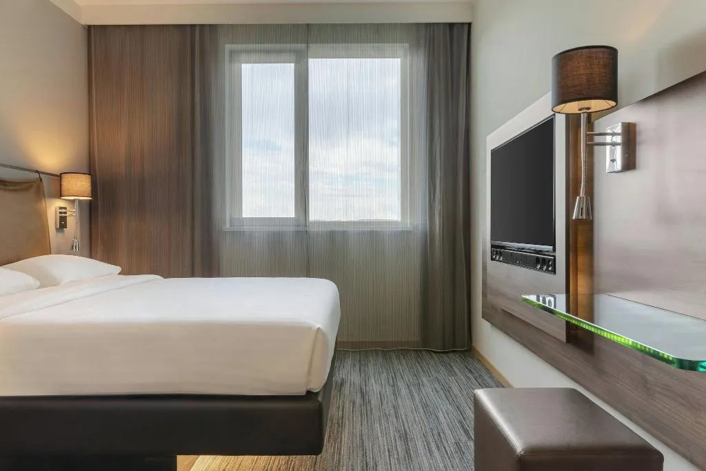 DOUBLE QUEEN SIZE BED Room, Moxy Milan Airport, Milan