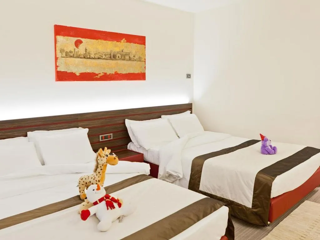 Room, Antony, Venice