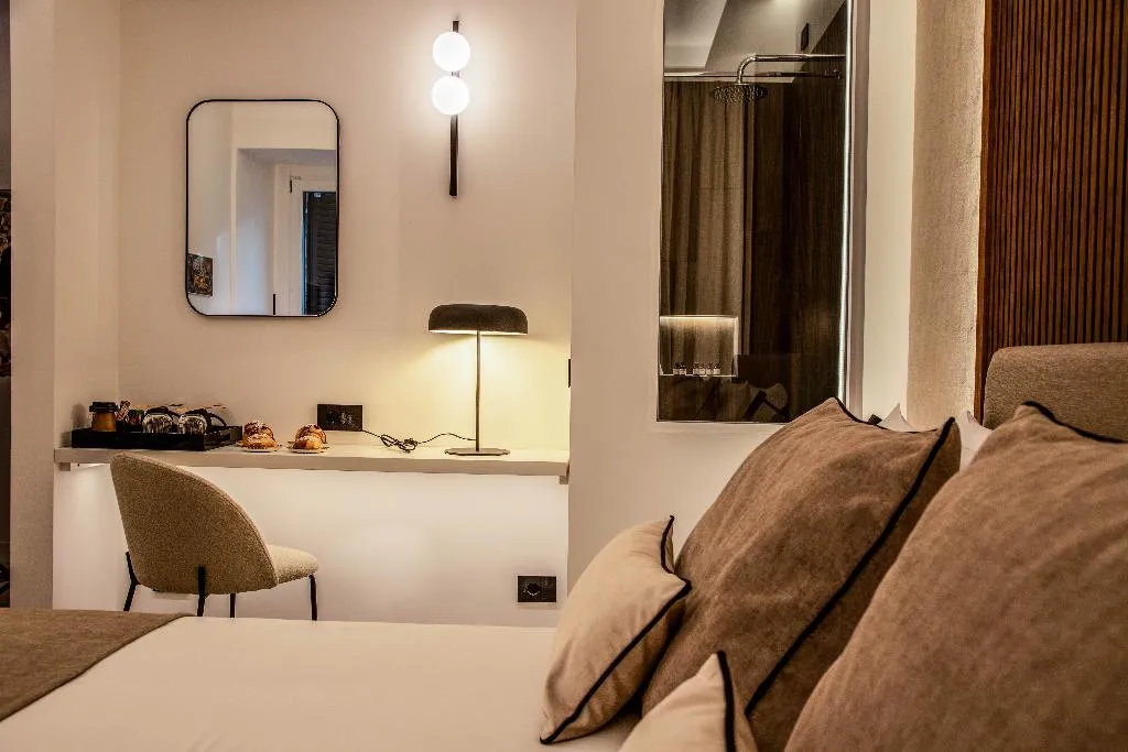 Double or Twin DELUXE ONE BED Room, Mamalu - Corso Umberto 35, Naples