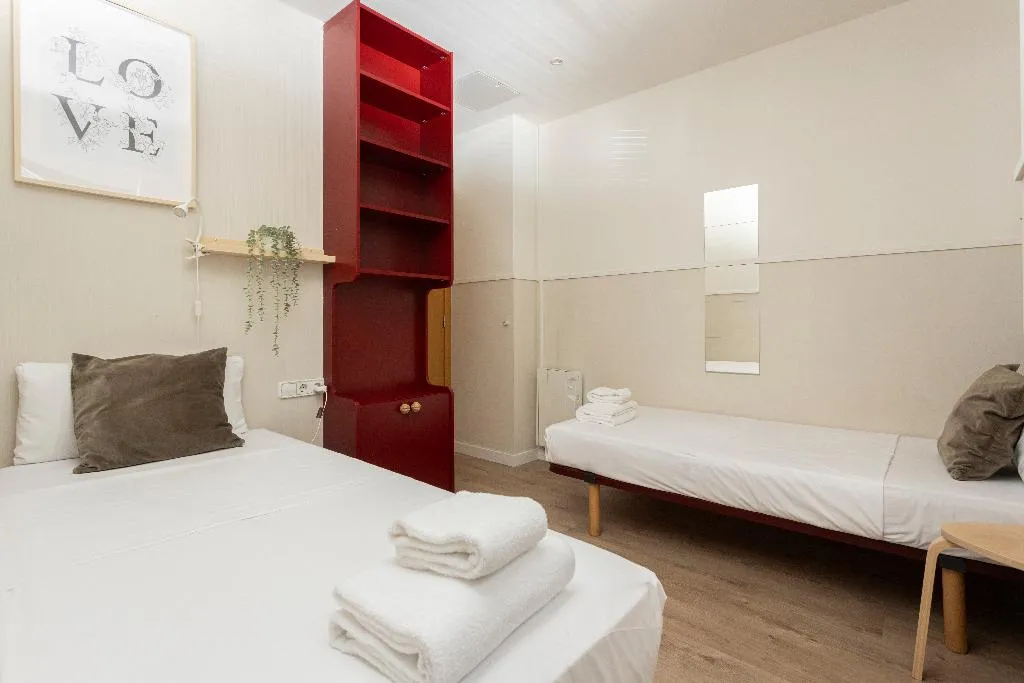 APARTMENT CAPACITY 4 TWO BEDROOMS Room, Sata Olimpic Village Area, Barcelona