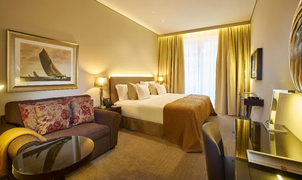 Double or Twin DELUXE Room, PortoBay Liberdade, Lisbon