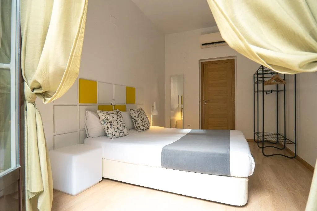 APARTMENT TWO BEDROOMS Room, Smartr Chueca, Madrid