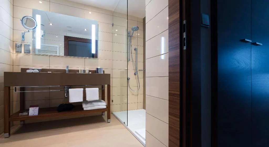 Room, DoubleTree by Hilton Krakow Hotel & Convention Cen, Krakow