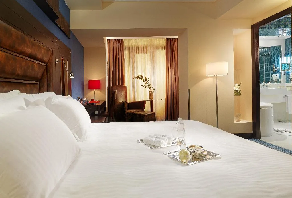 DOUBLE PREMIUM Room, Crowne Plaza Athens, Athens