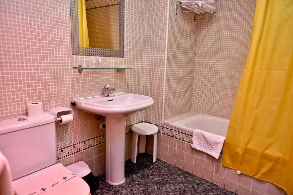 TRIPLE STANDARD Room, Adsubia, Costa Blanca