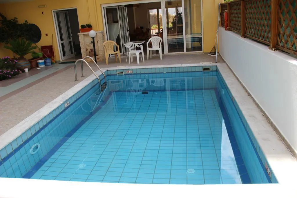 Pool, Olympic Star, Crete