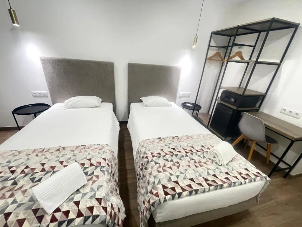 TWIN STANDARD Room, Flamingo, Lisbon