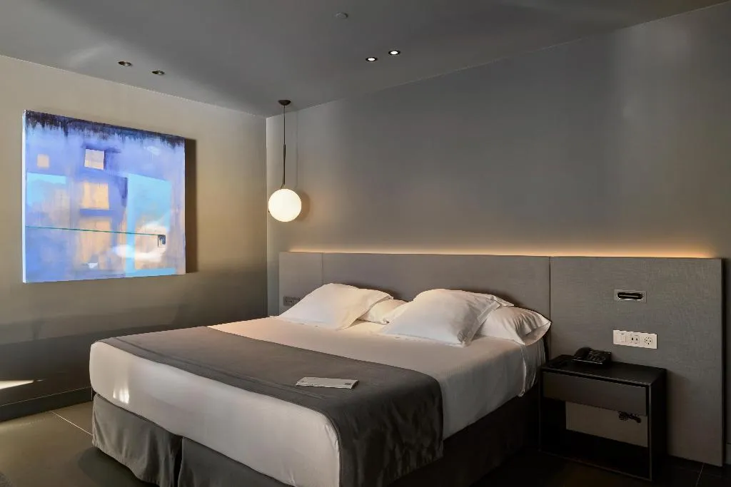 JUNIOR SUITE STANDARD Room, Barcelona Princess, Barcelona