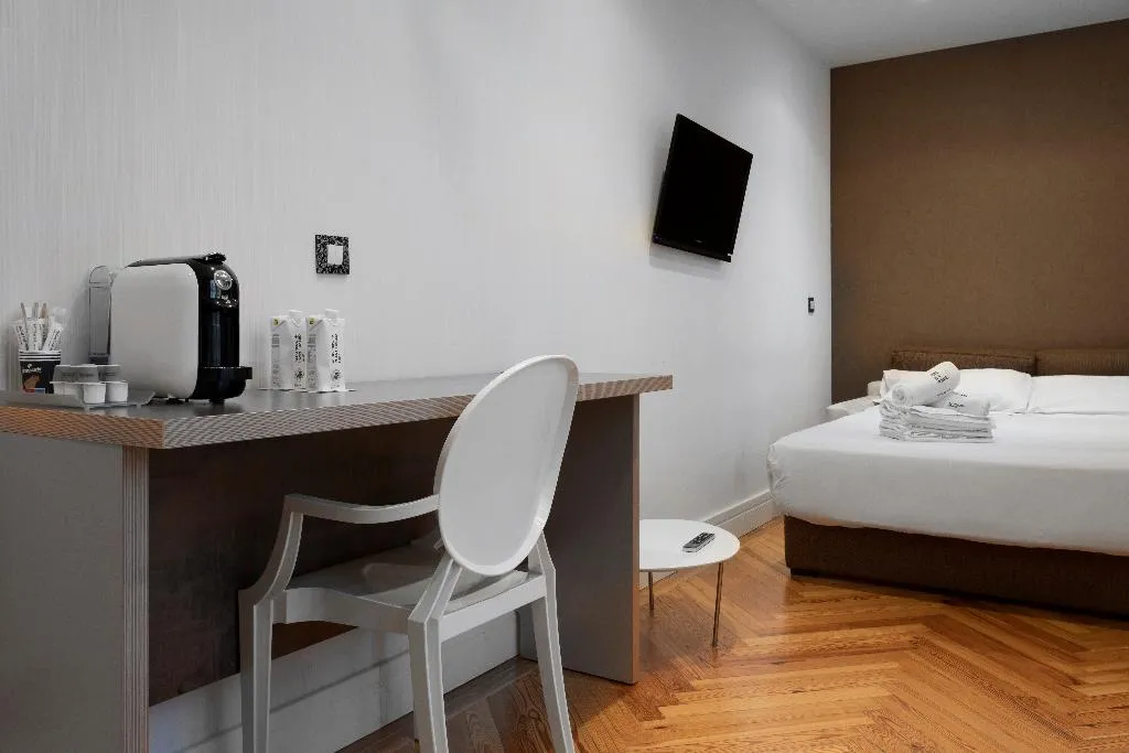 Room WITH TERRACE Room, Petit Palace Lealtad Plaza, Madrid