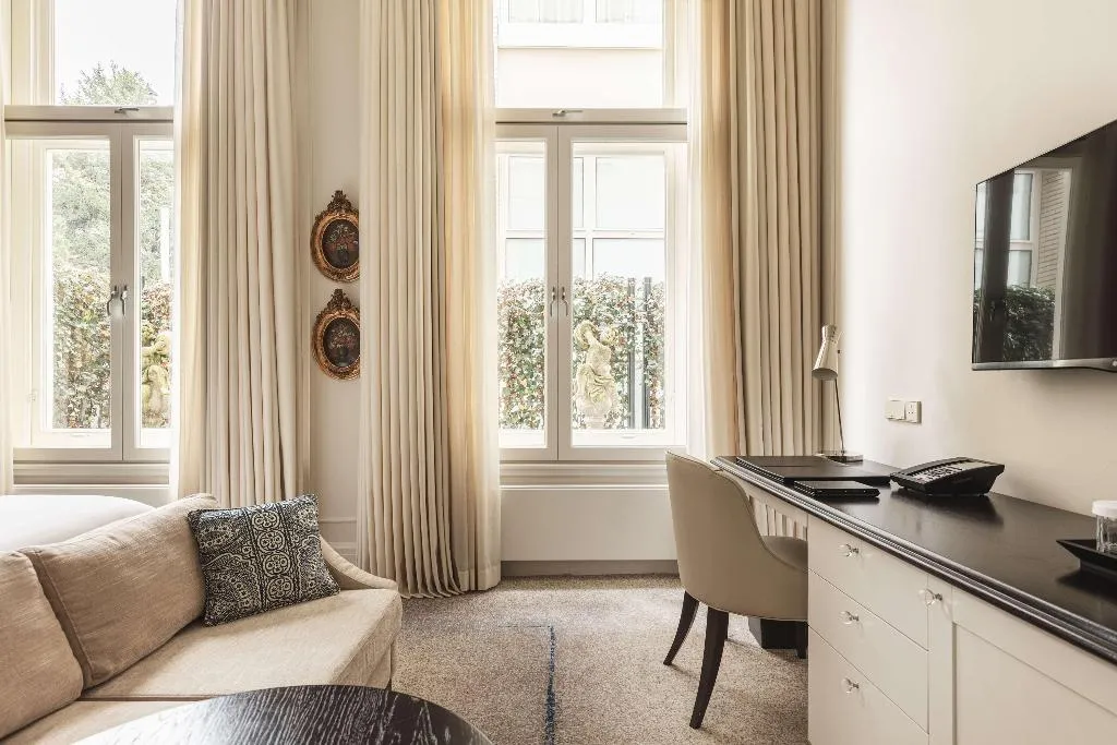 DOUBLE SUPERIOR Room, Waldorf Astoria Amsterdam, Amsterdam