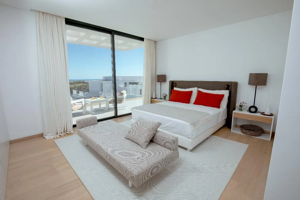 APARTMENT THREE BEDROOMS Room, Monte Rei Golf & Country Club, Algarve