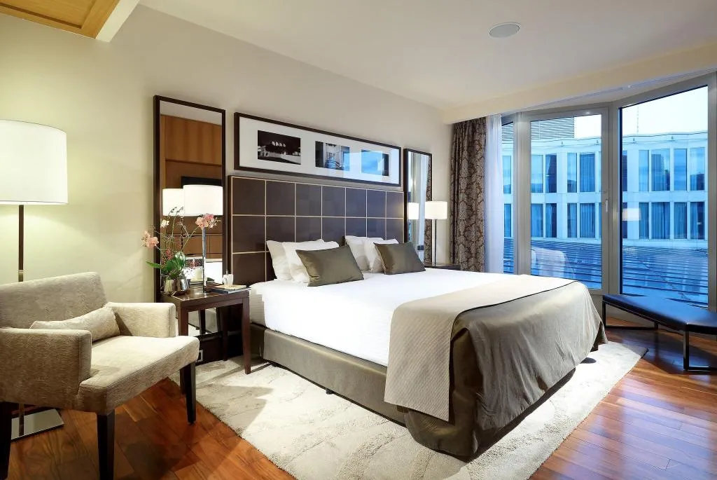 DOUBLE KING SIZE BED Room, Eurostars Berlin, Berlin