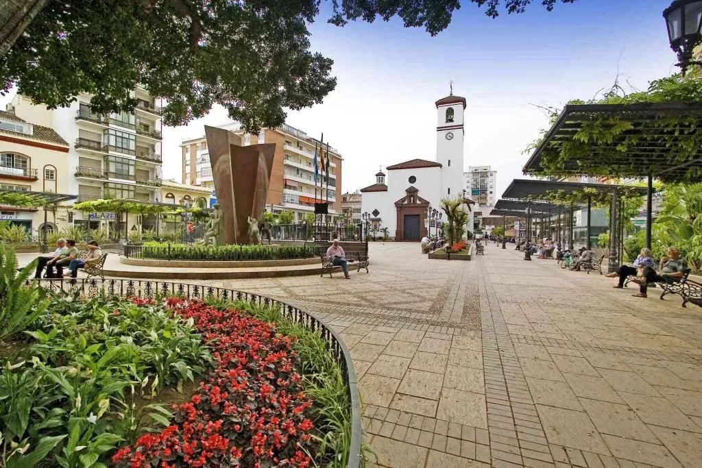 Sports and Entertainment, PYR Fuengirola, Costa Del Sol