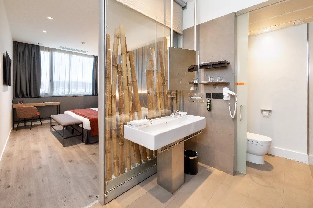 DOUBLE SINGLE USE STANDARD Room, Alexandre Fira Congress, Barcelona