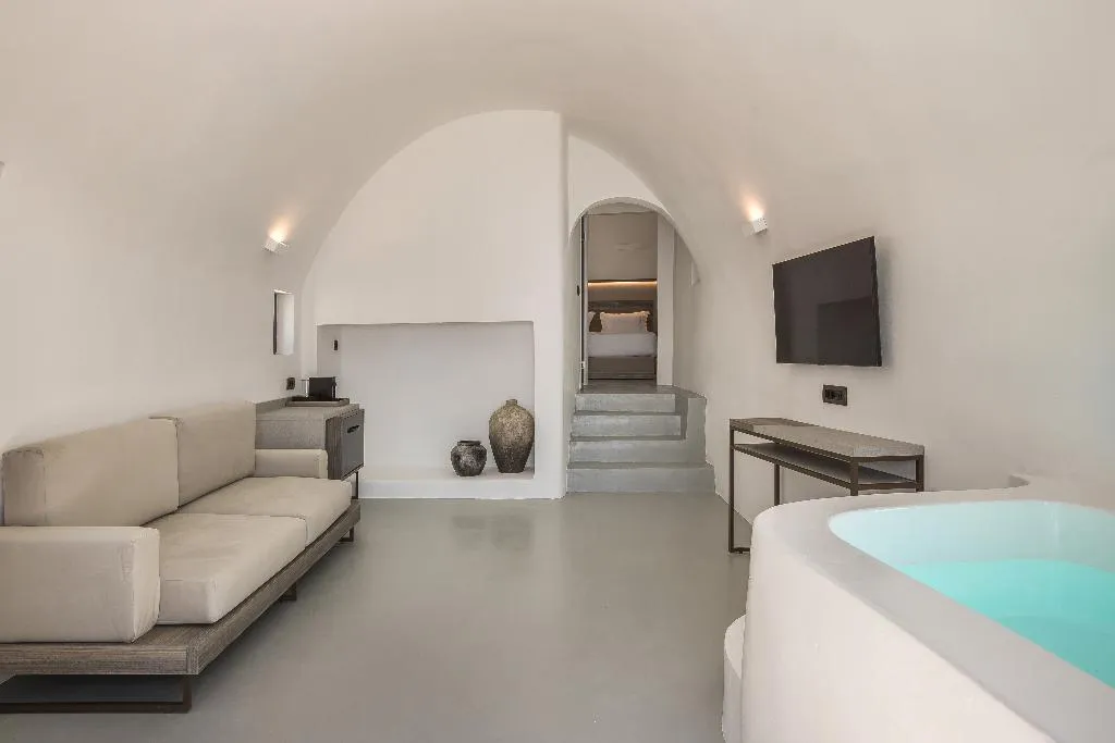 SUITE WITH JACUZZI Room, Sun Rocks Boutique Hotel | Caldera View Suites, Santorini