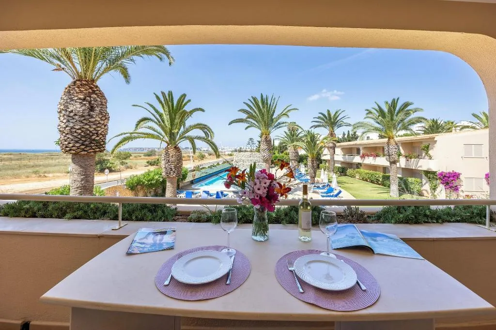 Room, Vila Palmeira, Algarve